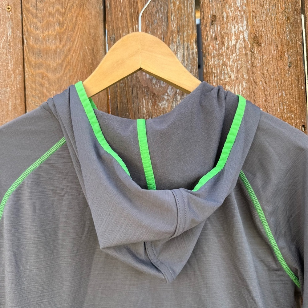 Under Armour Boys Gray Neon Green Full Zip Lightweight Sweatshirt Loose Size XL - Picture 8 of 9